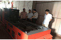 邵陽(yáng)客戶(hù)來(lái)廠了解湘潭電機(jī)車(chē)等礦山裝備的性能