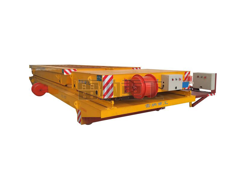 電動(dòng)擺渡車(chē)、軌道牽引車(chē)和噴漆房軌道車(chē)組合